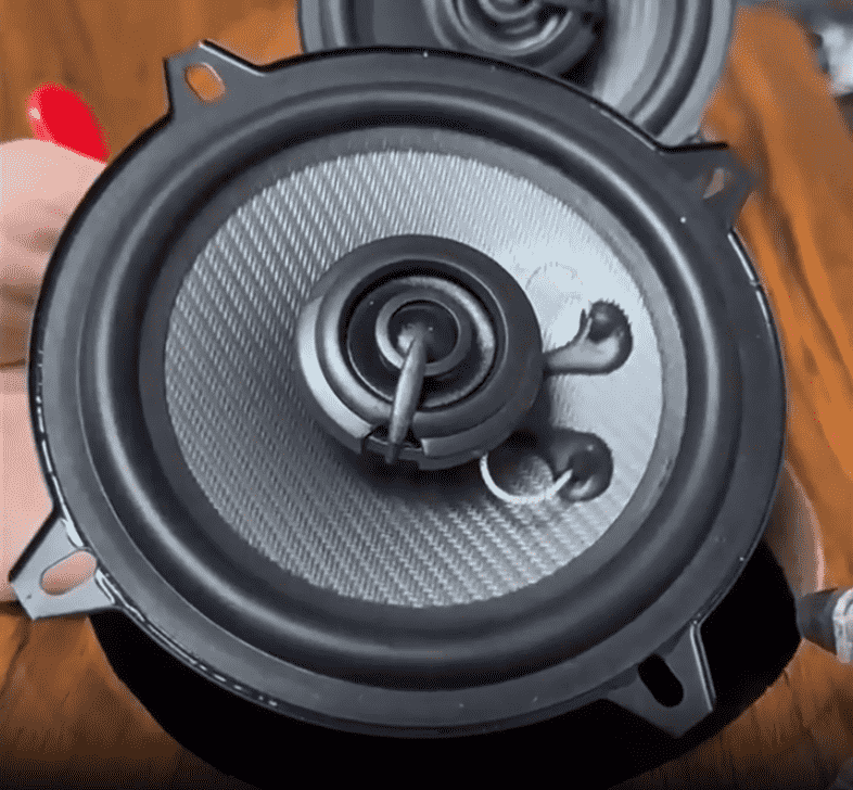 Xevaban.com ở 214 Giải Phóng là đơn vị chuyên cung cấp phụ kiện oto, đồ chơi suzuki jimny, phụ kiện suzuki jimny, xevaban, 214 giải phóng, loa cánh jimny, độ loa cánh jimny, loa cánh bass mạnh jimny, loa cửa xe jimny.